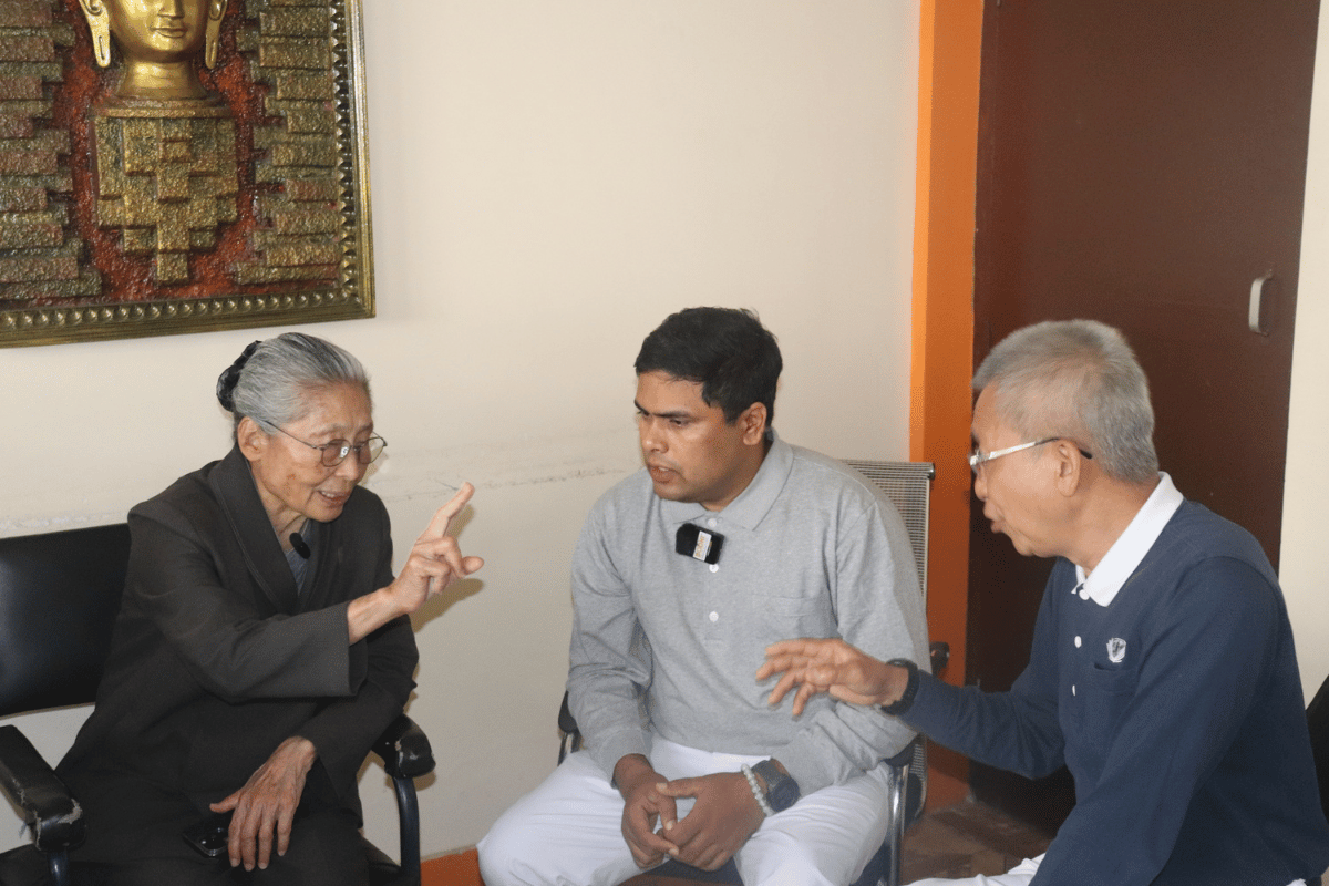 बुद्धिस्ट त्जु ची च्यारिटी फाउण्डेशनकी उपाध्यक्ष लिन पीयुसहित फाउण्डेशनको टोली कपिलवस्तुमा ।