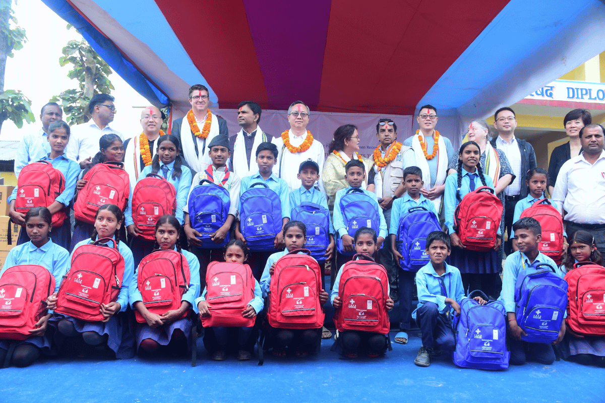 Students receive school kits at Shree Saraswati Secondary School in Barahathawa, supported by China-UNDP green recovery project.
